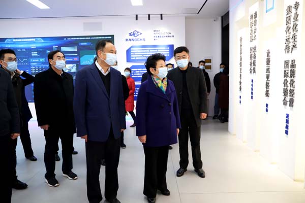 浙江省政協(xié)主席、黨組書記黃莉新一行調(diào)研杭叉集團(tuán)