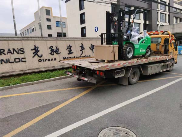 淘汰進行時！杭叉首臺老舊柴油叉車替換新能源叉車正式落地